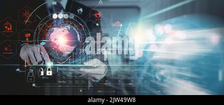 Cyber-Sicherheit und Datenschutz Business Intelligence, Geschäftsmänner und digitale Tablets, globale Netzwerkverbindung, Datenaustausch, digitale Technologie, Stockfoto