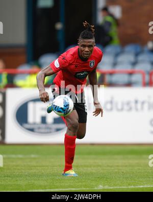 3.. September 2022; Dens Park, Dundee, Schottland: Scottish Championship Football, Dundee versus Queens Park; Stephen Eze von Queens Park Credit: Action Plus Sports Images/Alamy Live News Stockfoto