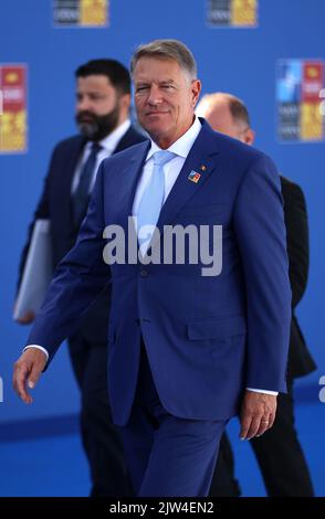 Spanien, Madrid - 30. Juni 2022: Der rumänische Präsident Klaus Werner Iohannis nimmt am NATO-Gipfel in Madrid, Spanien, Teil. Stockfoto