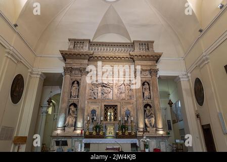 Erbaut 1400 und umgebaut 1700. In ihm gibt es eine getreue Reproduktion des Heiligen Hauses von Loreto, wie es vor dem Feuer von 1921 und eine alte war Stockfoto