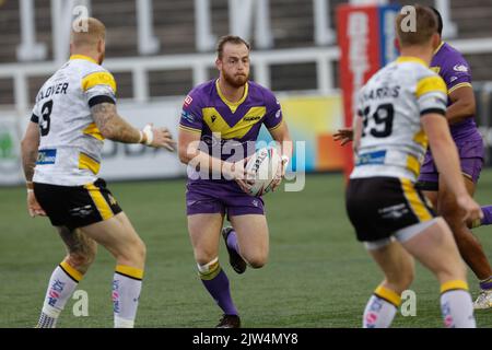 Newcastle, Großbritannien. 29. August 2022. Josh Woods von Newcastle Thunder sucht am Samstag, dem 3.. September 2022, beim WETTSPIEL DER BETFRED Championship zwischen Newcastle Thunder und York City Knights im Kingston Park, Newcastle, nach Platz. (Kredit: Chris Lishman | MI News) Kredit: MI Nachrichten & Sport /Alamy Live News Stockfoto