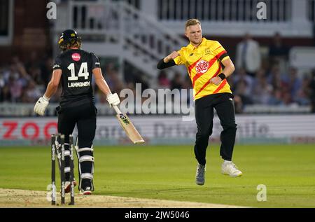 Sam Cook von Trent Rockets feiert die Aufnahme des Manchester Originals Tom Lammonby während des Men's Hundred Finals in Lord's, London. Bilddatum: Samstag, 3. September 2022. Stockfoto