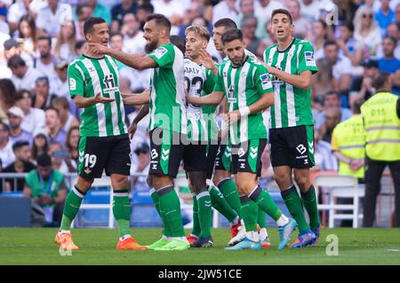 Stadion Santiago Bernabeu, Madrid, Spanien. 3. September 2022. Männer: La Liga Santander, Real Madrid CF gegen Real Betis Balompie; Canales of Betis feiert, wie er in der 17.-minütigen Spielzeit das Tor für 1-1 erzielt.Credit: Action Plus Sports/Alamy Live News Stockfoto