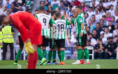 Stadion Santiago Bernabeu, Madrid, Spanien. 3. September 2022. Männer: La Liga Santander, Real Madrid CF gegen Real Betis Balompie; Canales of Betis feiert, wie er in der 17.-minütigen Spielzeit das Tor für 1-1 erzielt.Credit: Action Plus Sports/Alamy Live News Stockfoto