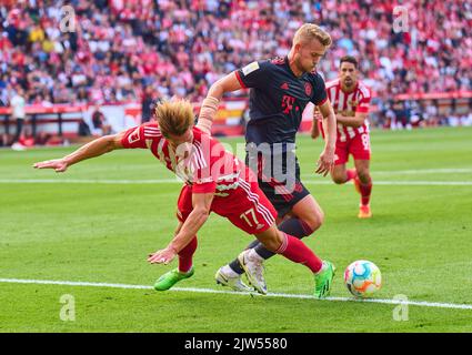 Matthijs de Ligt, FCB 4 Wettkampf um den Ball, Tackling, Duell, Header, zweikampf, Aktion, Kampf gegen Kevin Behrens, Union Berlin 17 im Spiel 1.FC UNION BERLIN - FC BAYERN MÜNCHEN 1.Deutsche Fußballliga am 3. September 2022 in Berlin, Deutschland. Saison 2022/2023, Spieltag 5, 1.Bundesliga, FCB, München, 5.Spieltag. © Peter Schatz / Alamy Live News - die DFL-VORSCHRIFTEN VERBIETEN DIE VERWENDUNG VON FOTOS als BILDSEQUENZEN und/oder QUASI-VIDEO - Stockfoto