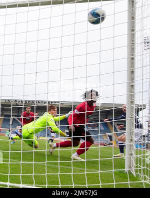 3.. September 2022; Dens Park, Dundee, Schottland: Schottischer Meisterschaftsfußball, Dundee gegen Queens Park; Zak Rudden von Dundee erzielt 3-0 Punkte Kredit: Action Plus Sports Images/Alamy Live News Stockfoto