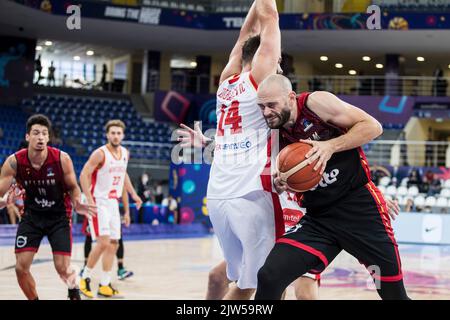 Pierre-Antoine Gillet aus Belgien, abgebildet während des Spiels zwischen Montenegro und den belgischen Löwen, Spiel zwei von fünf in der Gruppe A beim EuroBasket 2022, Samstag, 03. September 2022, in der Tbilisi Arena, in Tiflis, Georgien. Die Basketball-Europameisterschaft findet vom 1. Bis 18. September statt. BELGA FOTO NIKOLA KRSTIC Stockfoto