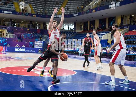 Retin Obasohan aus Belgien, abgebildet während des Spiels zwischen Montenegro und den belgischen Löwen, Spiel zwei von fünf in der Gruppe A beim EuroBasket 2022, Samstag, 03. September 2022, in der Tbilisi Arena, in Tiflis, Georgien. Die Basketball-Europameisterschaft findet vom 1. Bis 18. September statt. BELGA FOTO NIKOLA KRSTIC Stockfoto