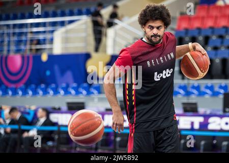 Jean-Marc Mwema aus Belgien vor dem Spiel zwischen Montenegro und den belgischen Löwen, Spiel zwei von fünf in der Gruppe A beim EuroBasket 2022, Samstag, 03. September 2022, in der Tbilisi Arena, in Tiflis, Georgien. Die Basketball-Europameisterschaft findet vom 1. Bis 18. September statt. BELGA FOTO NIKOLA KRSTIC Stockfoto