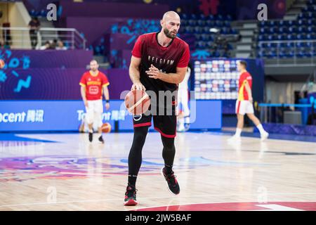 Pierre-Antoine Gillet aus Belgien vor dem Spiel zwischen Montenegro und den belgischen Löwen, Spiel zwei von fünf in Gruppe A bei der EuroBasket 2022, Samstag, 03. September 2022, in der Tbilisi Arena, in Tiflis, Georgien. Die Basketball-Europameisterschaft findet vom 1. Bis 18. September statt. BELGA FOTO NIKOLA KRSTIC Stockfoto