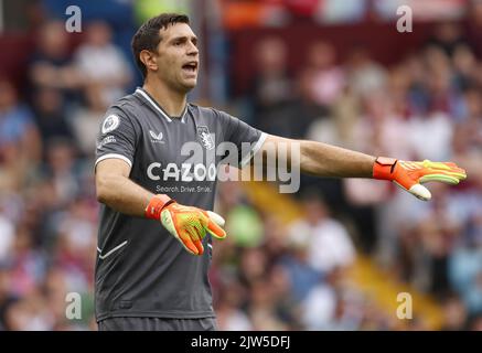 Birmingham, England, 3.. September 2022. Emiliano Martinez von Aston Villa während des Spiels der Premier League in Villa Park, Birmingham. Bildnachweis sollte lauten: Darren Staples / Sportimage Stockfoto