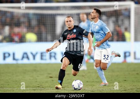 Rom, Italien. 3. September 2022. Stanislav Lobotka, aus Neapel, in Aktion während des italienischen Fußballspiels der Serie A zwischen Latium und Neapel im Olympiastadion von Rom. Napoli besiegte Lazio 2-1. Quelle: Riccardo De Luca - Bilder Aktualisieren/Alamy Live News Stockfoto