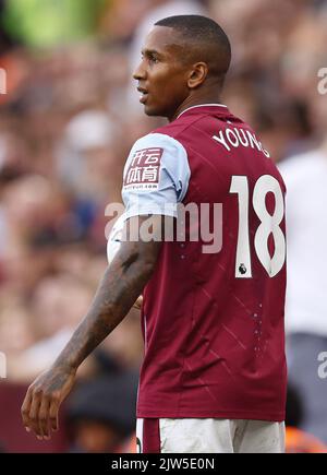 Birmingham, England, 3.. September 2022. Ashley Young von Aston Villa während des Spiels in der Premier League in Villa Park, Birmingham. Bildnachweis sollte lauten: Darren Staples / Sportimage Stockfoto