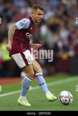 Birmingham, England, 3.. September 2022. Lucas Digne von Aston Villa während des Spiels in der Premier League in Villa Park, Birmingham. Bildnachweis sollte lauten: Darren Staples / Sportimage Stockfoto