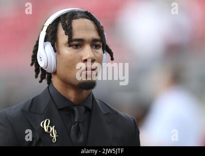 Columbus, Usa. 03. September 2022. Ohio State Buckeyes Quarterback C.J. Stroud kommt für das Spiel Buckeyes gegen die Notre Dame Fighting Irish am Samstag, 3. September 2022 in Columbus, Ohio. Foto von Aaron Josefczyk/UPI Credit: UPI/Alamy Live News Stockfoto