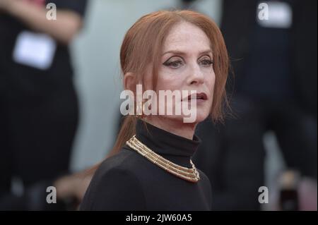 Sabelle Huppert nimmt am Samstag, 3. September 2022, beim Internationalen Filmfestival Venedig 79. am roten Teppich „Argentina, 1985“ in Venedig, Italien, Teil. Foto von Rocco Spaziani/UPI Stockfoto