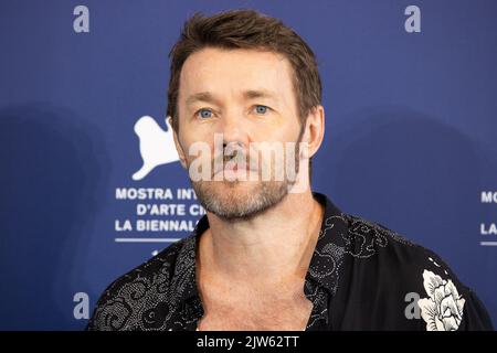 Der australische Schauspieler Joel Edgerton posiert am 3. September 2022 während einer Fotoaufnahme für den Film 'Master Gardener', der im Rahmen des Internationalen Filmfestivals von Venedig 79. im Lido di Venezia in Venedig, Italien, außer Konkurrenz gestellt wurde. ©Foto: Cinzia Camela. Stockfoto