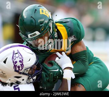 3. September 2022: Der Baylor-Breitempfänger Monaray Baldwin (80) bringt während eines College-Fußballspiels zwischen Baylor und Albany in Waco, Texas, am 3. September 2022 einen 47-Yard-Touchdown-Pass über den Defensivverteidiger Christian Lewis (5) von Albany. (Bild: © Scott Coleman/ZUMA Press Wire) Stockfoto