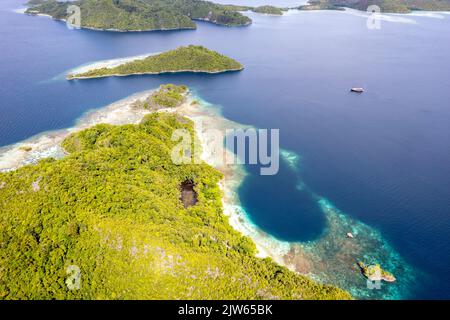 Luftaufnahme der Fam-Inseln, Raja Ampat Indonesien. Stockfoto