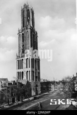 Blick auf den Domplein in Utrecht mit dem Domturm, vom Akademiegebäude (Domplein 29). Stockfoto