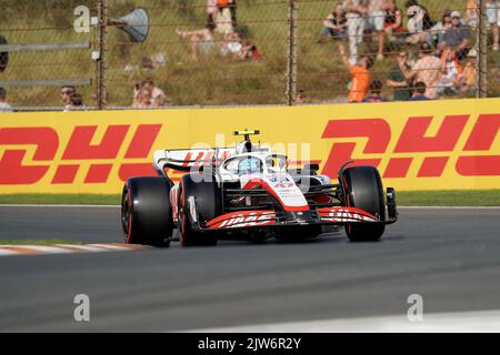 Zandvoort, Niederlande. 02. September 2022. Motorsport: Formel-1-Weltmeisterschaft, Großer Preis Der Niederlande, Freies Training. Mick Schumacher aus Deutschland vom Team Haas ist in Zandvoort auf Kurs. Kredit: Hasan Bratic/dpa/Alamy Live Nachrichten Stockfoto