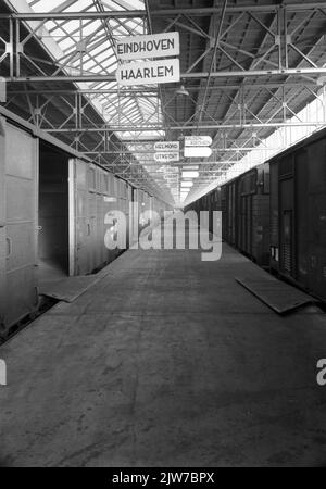 Innenraum (vermutlich) der von Van Gend & Loos in Eindhoven vergossenen Waren. Stockfoto