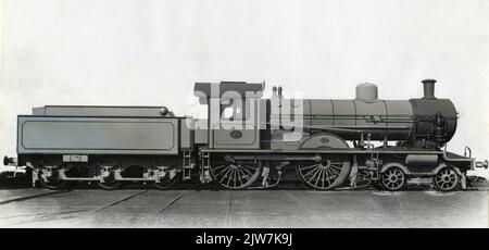 Bild der neuen Dampflokomotive Nr. 523 (Serie 501-535) der H.S.M.N.B. Diese Lokomotive wurde später in die Baureihe 2100 der N.S. umnummeriert Stockfoto