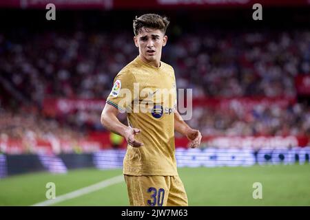 Sevilla, Spanien. 03. September 2022. Gavi (30) des FC Barcelona beim LaLiga Santander-Spiel zwischen dem FC Sevilla und dem FC Barcelona im Estadio Ramon Sanchez Pizjuan in Sevilla. (Foto: Gonzales Photo/Alamy Live News Stockfoto