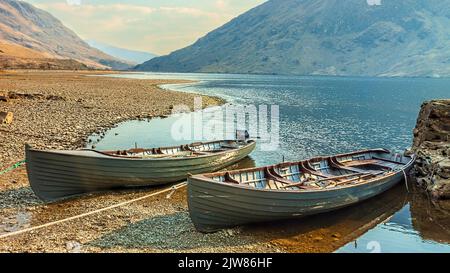 Doo Lough ist ein Süßwassersee im Westen Irlands. Es befindet sich im Südwesten der Grafschaft Mayo auf der Halbinsel Murrisk. Teil der Connemara Region. Stockfoto