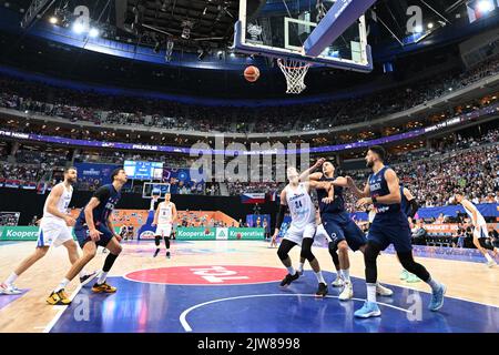 Prag, Tschechische Republik. 04. September 2022. Die Basketball-Europameisterschaft der Männer, Gruppe D, Spiel Tschechische Republik gegen Serbien, fand am 3. September 2022 in Prag, Tschechische Republik, statt. Quelle: Michal Kamaryt/CTK Photo/Alamy Live News Stockfoto