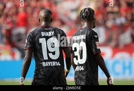 Leverkusen, Deutschland. 03. September 2022. Bundesliga, Matchday 5, Bayer 04 Leverkusen - SC Freiburg, Moussa Diaby (Bayer), Jeremie Agyekum Frimpong (Bayer) Quelle: Jürgen Schwarz/Alamy Live News Stockfoto