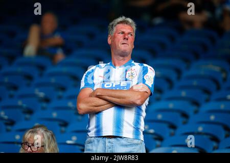 Huddersfield, Großbritannien. 04. September 2022. Fan von Huddersfield Town während des Sky Bet Championship-Spiels Huddersfield Town gegen Blackpool im John Smith's Stadium, Huddersfield, Großbritannien, 4.. September 2022 (Foto von Ben Early/News Images) in Huddersfield, Großbritannien am 9/4/2022. (Foto von Ben Early/News Images/Sipa USA) Quelle: SIPA USA/Alamy Live News Stockfoto