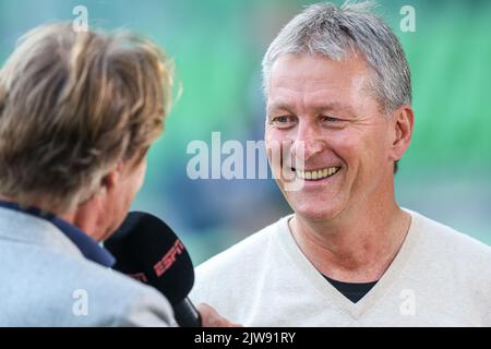 GRONINGEN, NIEDERLANDE - 4. SEPTEMBER: Cheftrainer Frank Wormuth vom FC Groningen während des niederländischen Eredivisie-Spiels zwischen dem FC Groningen und Vitesse bei der Euroborg am 4. September 2022 in Groningen, Niederlande (Foto: Peter Lous/Orange Picles) Stockfoto