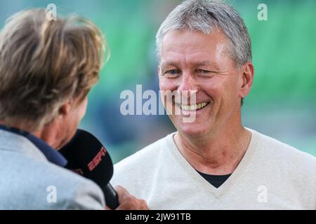 GRONINGEN, NIEDERLANDE - 4. SEPTEMBER: Cheftrainer Frank Wormuth vom FC Groningen während des niederländischen Eredivisie-Spiels zwischen dem FC Groningen und Vitesse bei der Euroborg am 4. September 2022 in Groningen, Niederlande (Foto: Peter Lous/Orange Picles) Stockfoto