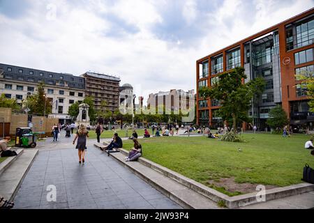 Piccadilly Gardens in Manchester - MANCHESTER, Großbritannien - 15. AUGUST 2022 Stockfoto