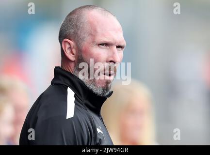 Huddersfield, Großbritannien. 4. September 2022. Michael Appleton Manager von Blackpool während des Sky Bet Championship-Spiels im John Smith's Stadium, Huddersfield. Bildnachweis sollte lauten: Lexy Ilsley/Sportimage Kredit: Sportimage/Alamy Live News Stockfoto