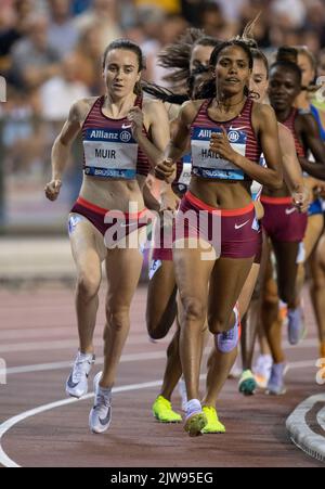 Laura Muir und Freweyni Hailu treten während des Allianz Memorial Van Damme 2022, Teil der Diamond League Serie 2022 in Kin, bei den Frauen 1500m an Stockfoto