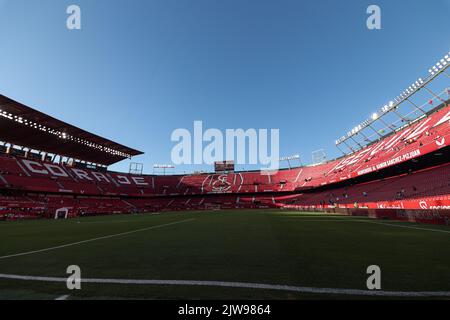 Sevilla, Spanien. 03. September 2022. Stadion während des Liga-Spiels zwischen dem FC Sevilla und dem FC Barcelona im Ramon Sanchez Pizjuan Stadium in Sevilla, Spanien. Bild: DAX Images/Alamy Live News Stockfoto