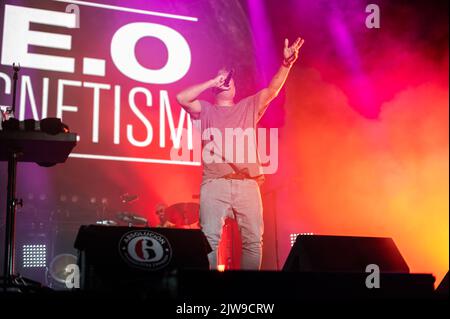 Die spanische Künstlerin Kase.O und Jazz Magnetism spielen live beim Vive Latino 2022 Festival in Zaragoza, Spanien Stockfoto