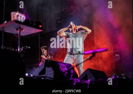 Die spanische Künstlerin Kase.O und Jazz Magnetism spielen live beim Vive Latino 2022 Festival in Zaragoza, Spanien Stockfoto