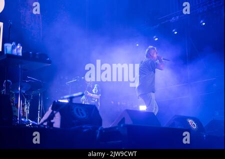 Die spanische Künstlerin Kase.O und Jazz Magnetism spielen live beim Vive Latino 2022 Festival in Zaragoza, Spanien Stockfoto