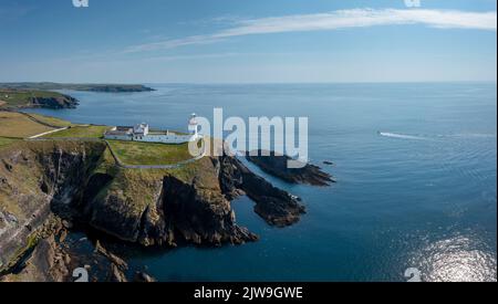 Blick auf den Galey Head Lighthouse in der Grafschaft Cork Stockfoto