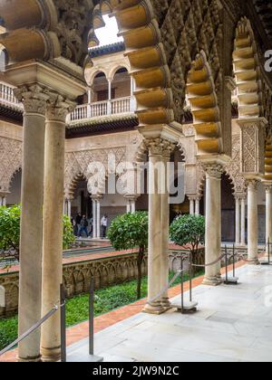 Patio de las Doncellas mudejar Stil Architektur Detail, Alcazar von Sevilla Stockfoto