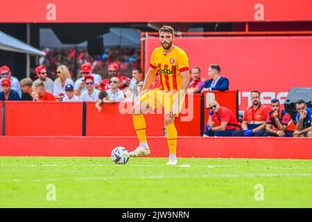 MALLORCA, SPANIEN - 3. SEPTEMBER: David López von der CF Girona während des Spiels zwischen RCD Mallorca und Girona CF von La Liga Santander am 3. September 2022 im Visit Mallorca Stadium Son Moix in Mallorca, Spanien. (Foto von Samuel Carreño/ PX Images) Stockfoto