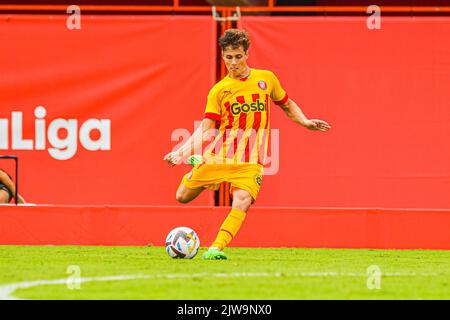 MALLORCA, SPANIEN - 3. SEPTEMBER: Rodrigo Riquelme von Girona CF während des Spiels zwischen RCD Mallorca und Girona CF von La Liga Santander am 3. September 2022 im Visit Mallorca Stadium Son Moix in Mallorca, Spanien. (Foto von Samuel Carreño/ PX Images) Stockfoto