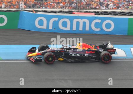 ZANDVOORT, Niederlande. , . In Zandvoort, #1, Max VERSTAPPEN, NDL, Oracle Red Bull Racing - Foto Copyright: Arthur THILL/ATP images Credit: SPP Sport Press Photo. /Alamy Live News Stockfoto