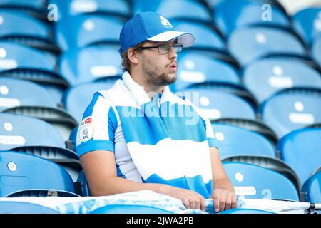 Huddersfield, Großbritannien. 04. September 2022. Fan von Huddersfield Town während des Sky Bet Championship-Spiels Huddersfield Town gegen Blackpool im John Smith's Stadium, Huddersfield, Großbritannien, 4.. September 2022 (Foto von Ben Early/News Images) in Huddersfield, Großbritannien am 9/4/2022. (Foto von Ben Early/News Images/Sipa USA) Quelle: SIPA USA/Alamy Live News Stockfoto