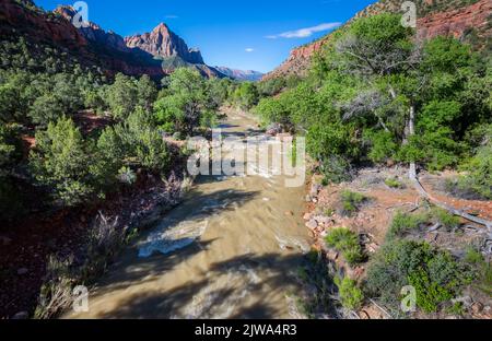 Die Wächter und Virgin River Canyon Junction Brücke, Zion Nationalpark, Utah, USA Stockfoto