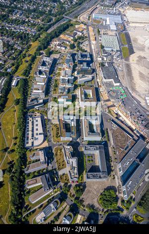 Luftaufnahme, Industriegebiet zwischen Flughafenstraße und Klaus-Bungert-Straße mit Sitz der Flughafen Düsseldorf GmbH, Unterrath, Düsseldorf, Rhin Stockfoto