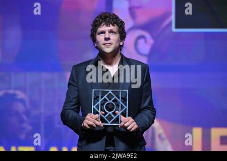 Jesse Eisenberg nimmt am 4. September 2022 an der Vorführung von When You Finish Saving the World während des Deauville American Film Festival 48. in Deauville, Frankreich, Teil. Foto von Julien Reynaud/APS-Medias/ABACAPRESS.COM Stockfoto